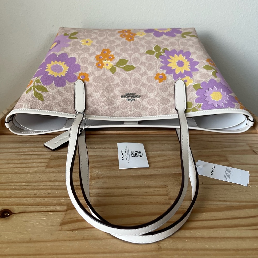✅Coach City Tote In Signature Floral - Picture 5 of 13